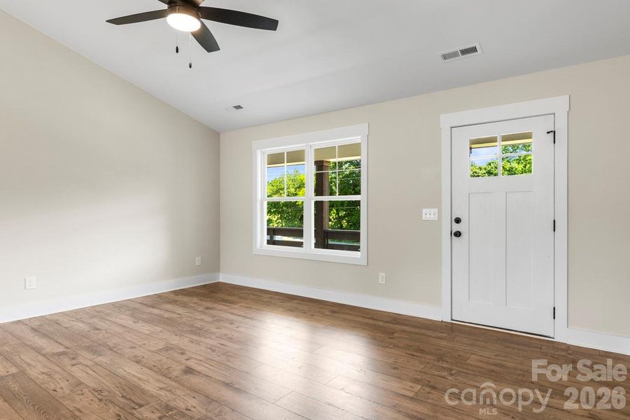 Spacious, unfurnished interior of a new home in , Lincolnton (Image 13).