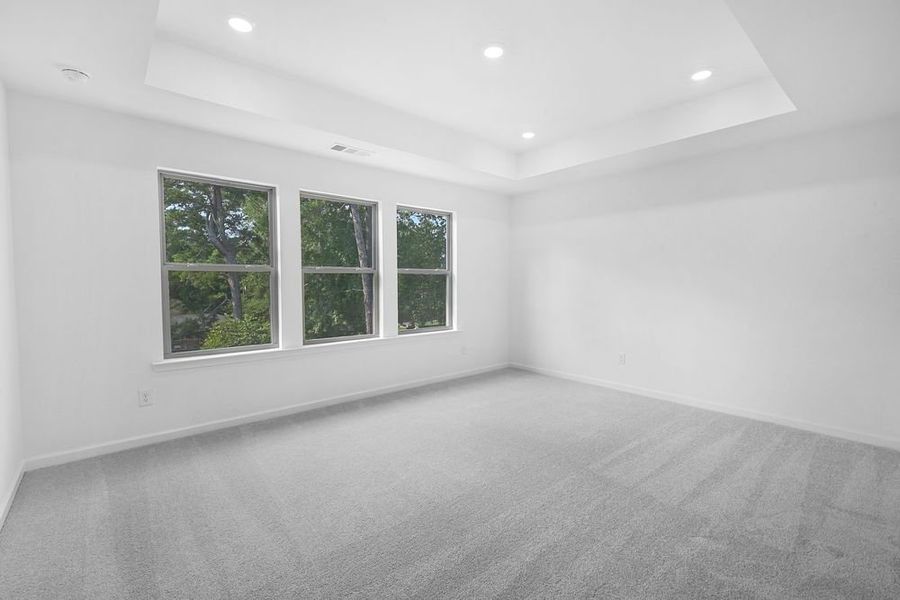 Spacious, unfurnished interior of a new home in Hampton Trace, Marietta (Image 14).