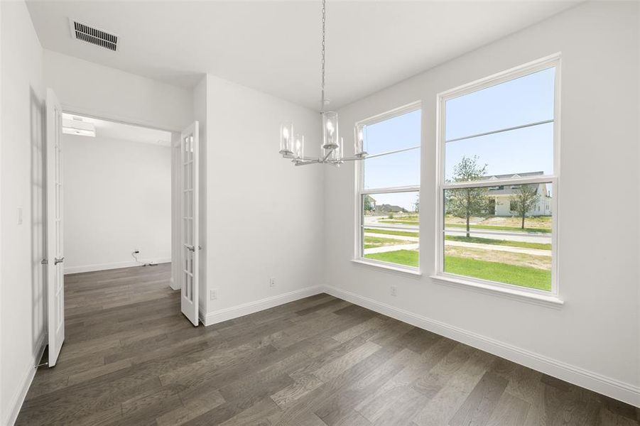 Spacious, unfurnished interior of a new home in Walsh Ranch 60', Fort Worth (Image 22). Spacious, unfurnished interior of a new home in Walsh Ranch 60', Fort Worth (Image 22).