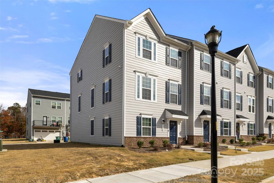 Image 29 of a home in .