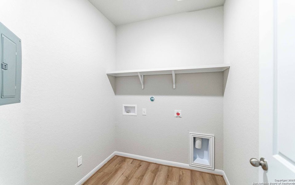 Image 14 of a home in Hennersby Hollow. Image 14 of a home in Hennersby Hollow.