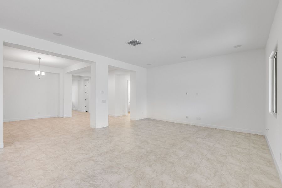 Spacious, unfurnished interior of a new home in Allen Ranches, Litchfield Park (Image 20). Spacious, unfurnished interior of a new home in Allen Ranches, Litchfield Park (Image 20).