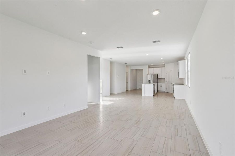 Spacious, unfurnished interior of a new home in Colbert Landings, Palm Coast (Image 15).