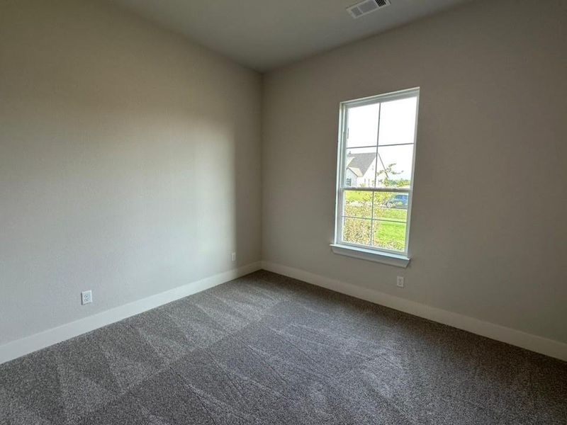 Spacious, unfurnished interior of a new home in , Leonard (Image 15).