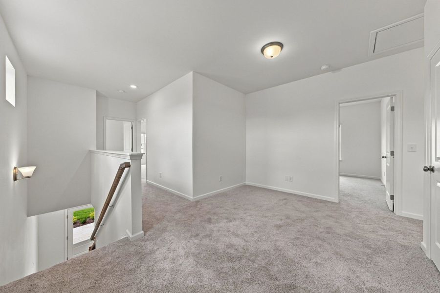 Spacious, unfurnished interior of a new home in The Oaks, Clarksville (Image 24).