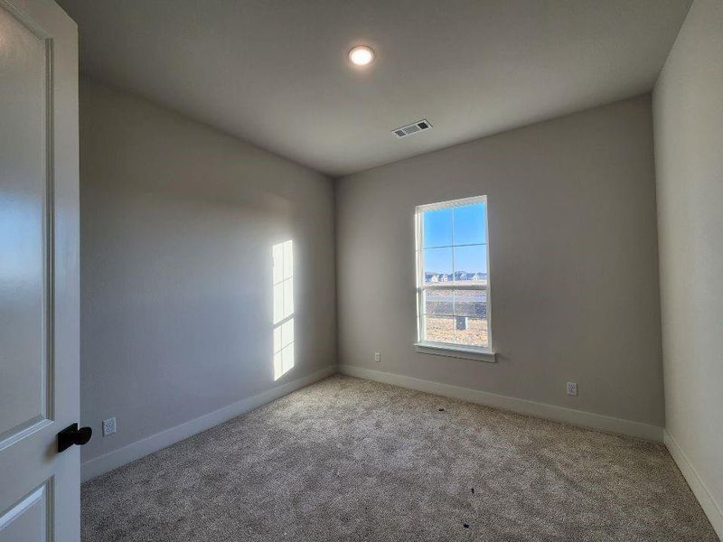 Spacious, unfurnished interior of a new home in Rocky Top, Krum (Image 7).