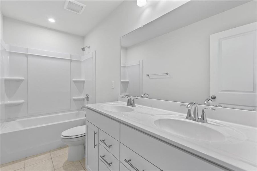 Furnished interior view inside a new home in Hawthorne Ridge, McDonough (Image 10).