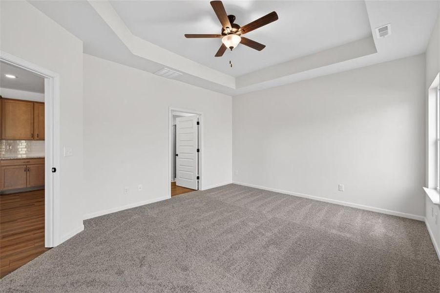Spacious, unfurnished interior of a new home in Laurel Ridge, Rock Spring (Image 27).