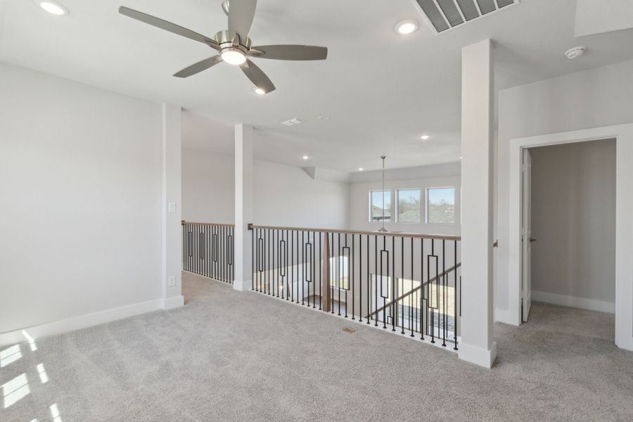 Spacious, unfurnished interior of a new home in Painted Tree Lakeside, McKinney (Image 25).