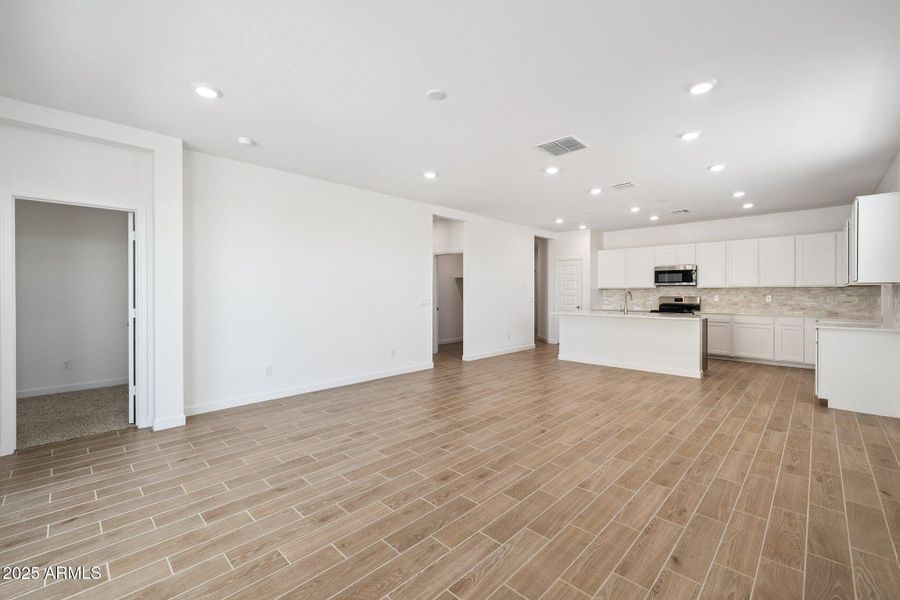 6-web-or-mls-24254-w-hacienda-ave-lot-22