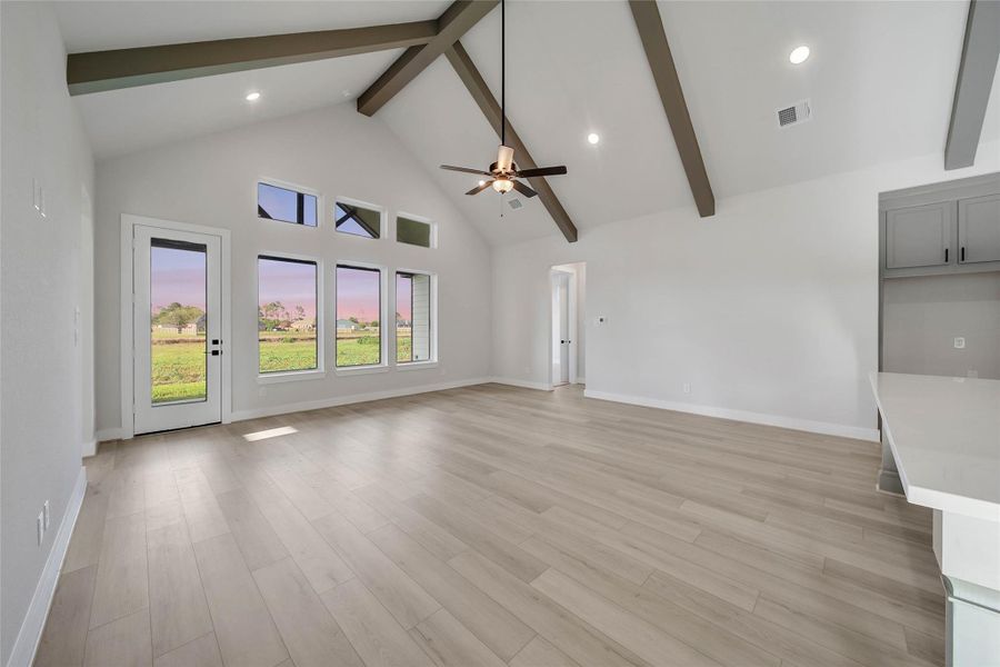 Spacious, unfurnished interior of a new home in Magnolia Bend, Rosharon (Image 41).