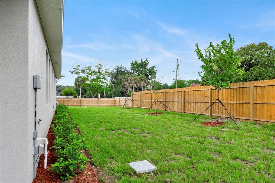 Exterior details and patio area of a home in , Orlando (Image 3).