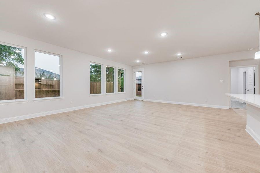 Spacious, unfurnished interior of a new home in Creekside of Crowley, Crowley (Image 25).