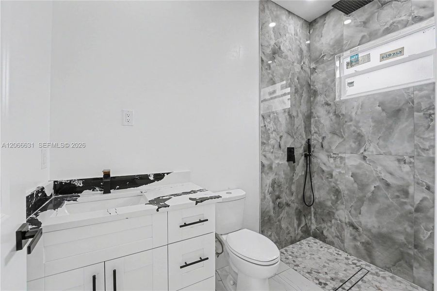Furnished interior view inside a new home in , Lehigh Acres (Image 9).