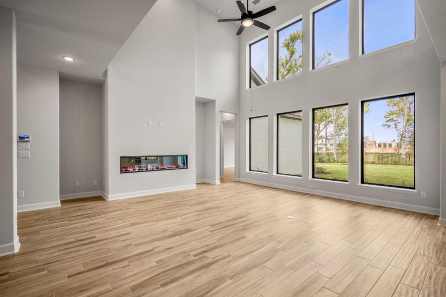 Spacious, unfurnished interior of a new home in Sienna 70' Lots, Missouri City (Image 31). Spacious, unfurnished interior of a new home in Sienna 70' Lots, Missouri City (Image 31).