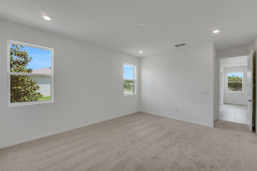 Spacious, unfurnished interior of a new home in Tuscan Hills, Dade City (Image 34).