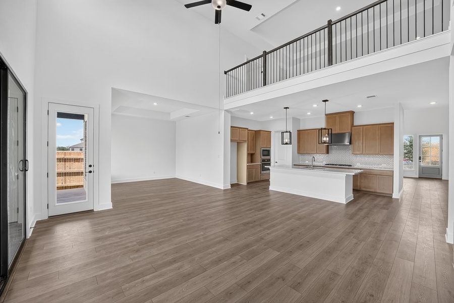Spacious, unfurnished interior of a new home in Santa Rita Ranch, Liberty Hill (Image 15).