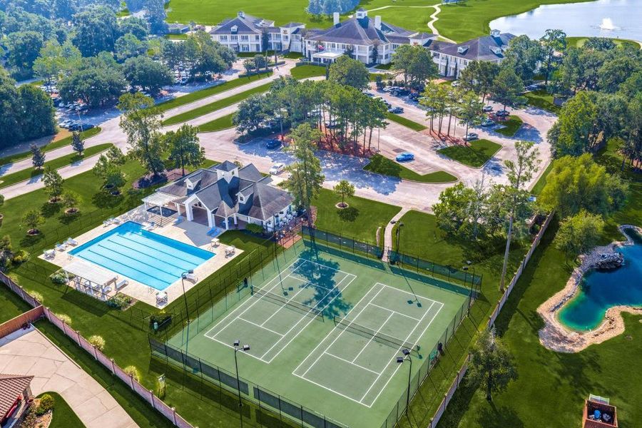 Community amenities in , Spring (Image 42).