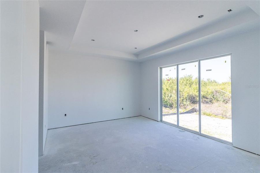 Spacious, unfurnished interior of a new home in , Port Charlotte (Image 12).