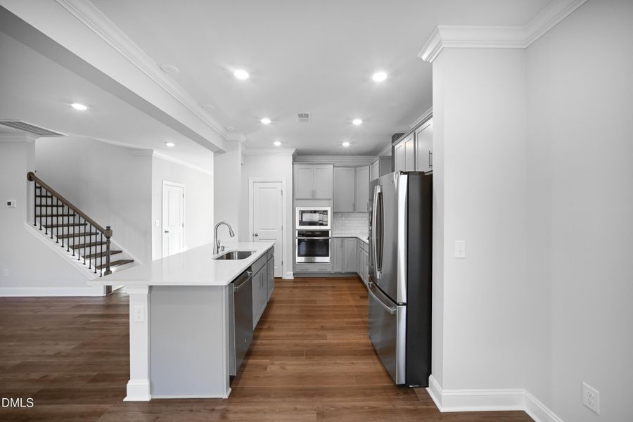 SUN_Everlee_Pic_LandrumIII_Kitchen_2of8