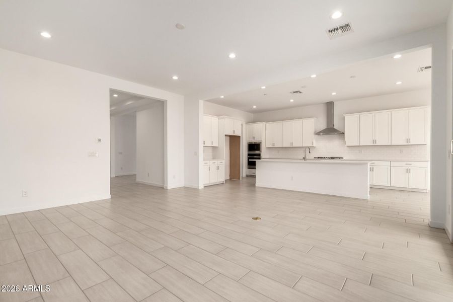 10 - Desert Hollow 15832