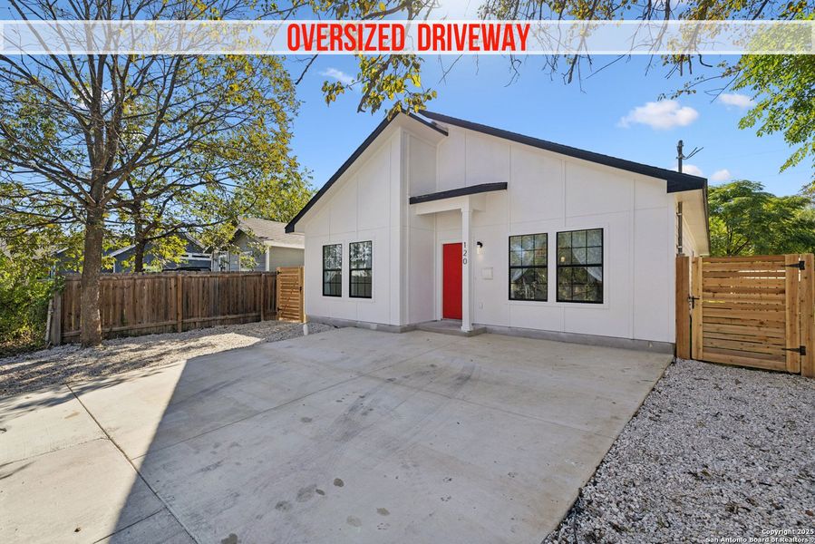Front exterior of a new home in , San Antonio, TX, highlighting curb appeal (Image 29). Front exterior of a new home in , San Antonio, TX, highlighting curb appeal (Image 29).