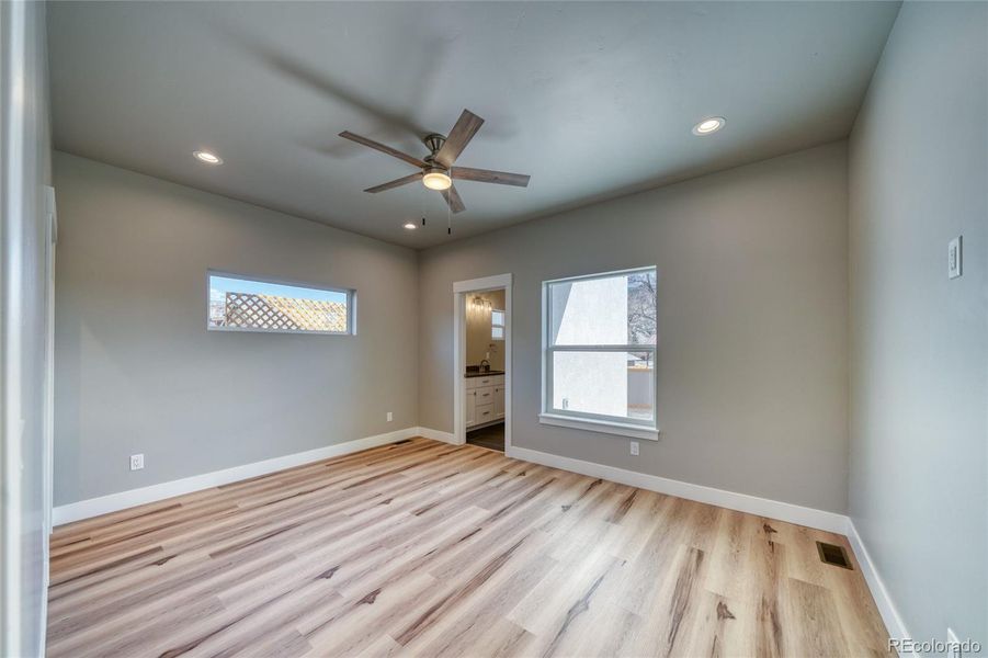 Spacious, unfurnished interior of a new home in , Salida (Image 26).
