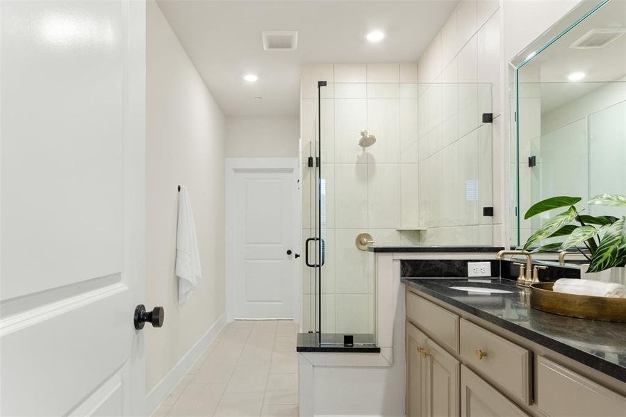 Furnished interior view inside a new home in Woodbridge, Wylie (Image 8).