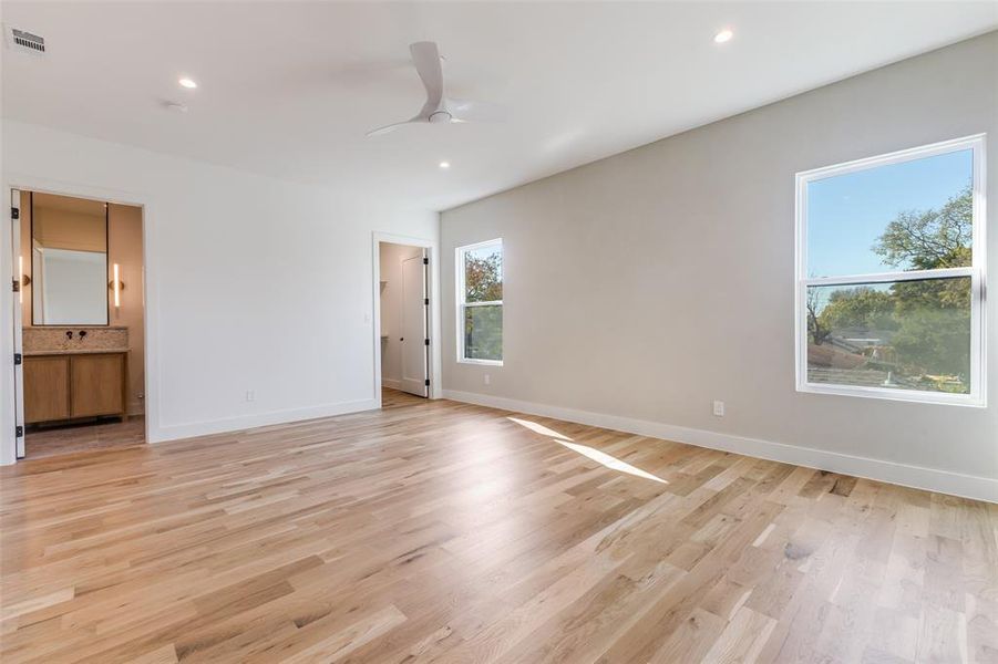 Spacious, unfurnished interior of a new home in , Dallas (Image 20). Spacious, unfurnished interior of a new home in , Dallas (Image 20).