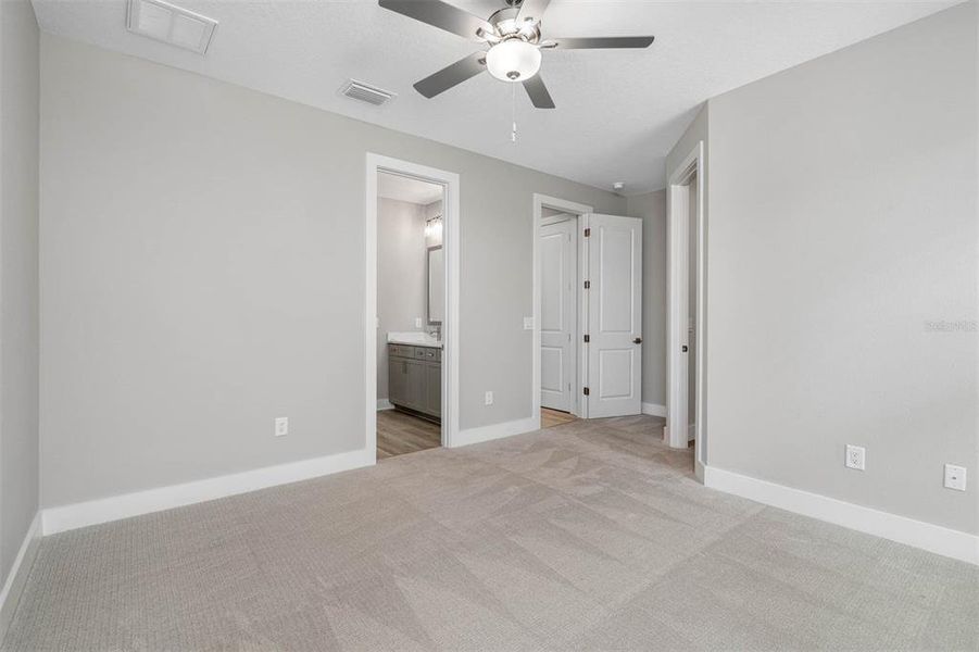 Spacious, unfurnished interior of a new home in , Hudson (Image 8).