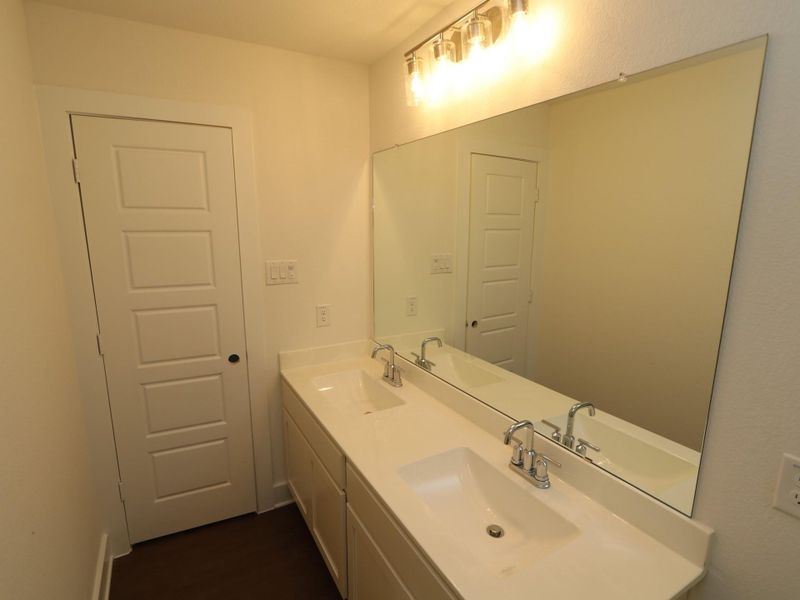 Furnished interior view inside a new home in Lago Mar, Santa Fe (Image 7). Furnished interior view inside a new home in Lago Mar, Santa Fe (Image 7).