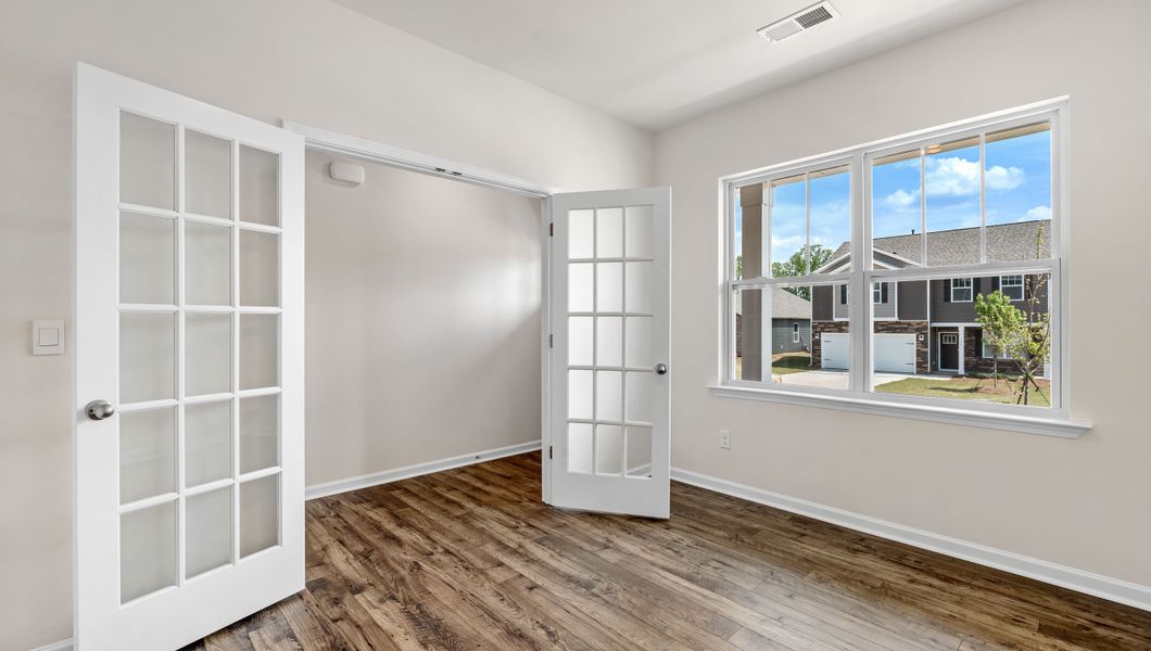 Spacious, unfurnished interior of a new home in Waverly Station, Greenwood (Image 17).