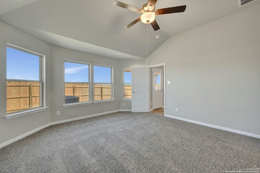 Spacious, unfurnished interior of a new home in Park Place, New Braunfels (Image 26).