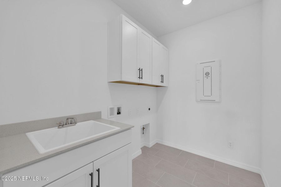 Furnished interior view inside a new home in Del Webb Saint Johns, St. Johns (Image 12).