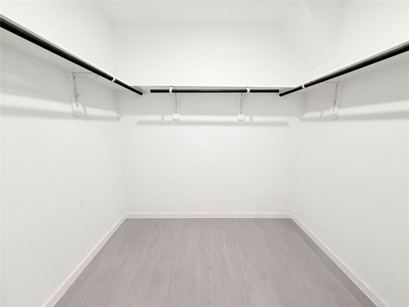 Spacious, unfurnished interior of a new home in Anniston, Katy (Image 9).