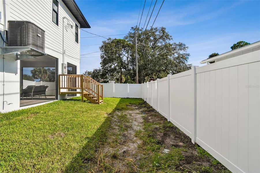 Exterior details and patio area of a home in , St. Petersburg (Image 38).