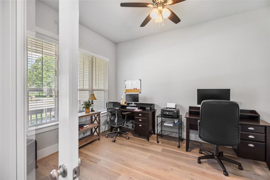 Furnished interior view inside a new home in Ridgelake Shores, Montgomery (Image 16).