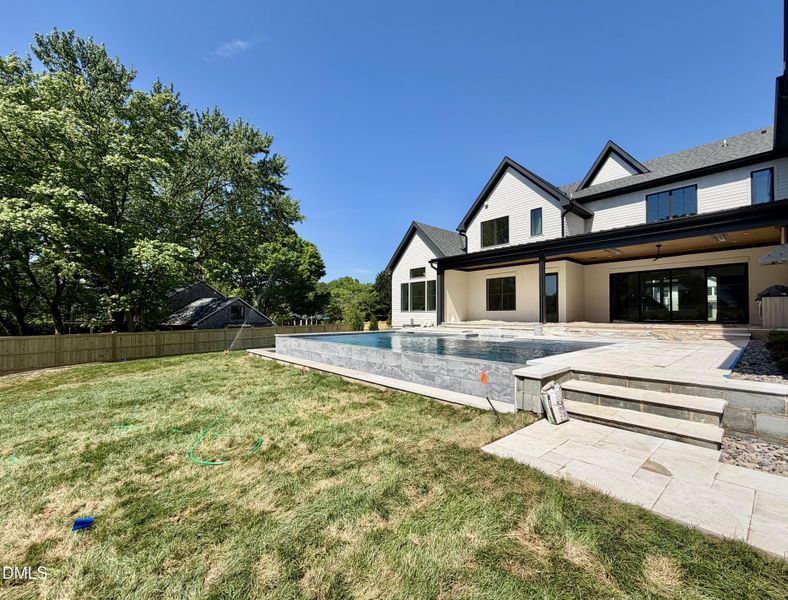 FFD171F7-9521-4BBC-97D0-9F01F6E38CD6_1_2