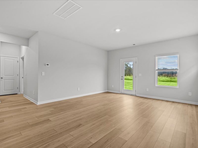 Spacious, unfurnished interior of a new home in Pleasant Brook, Piedmont (Image 10).