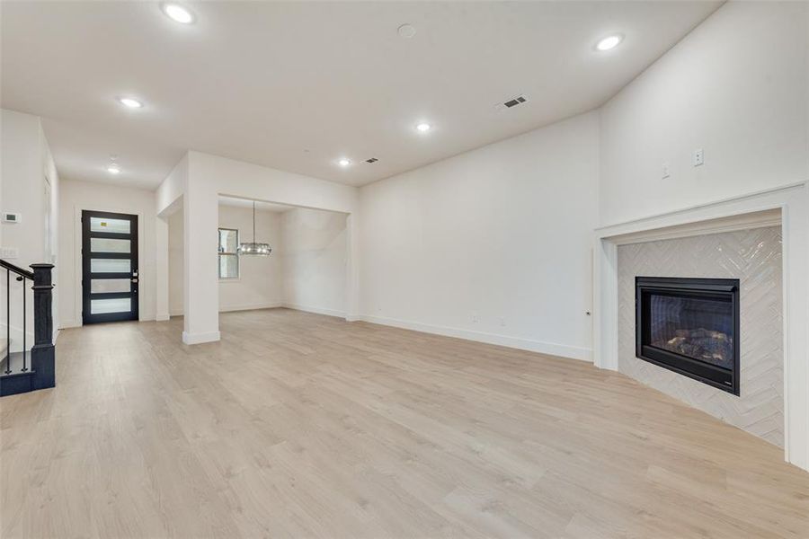 Spacious, unfurnished interior of a new home in , Lake Dallas (Image 14).