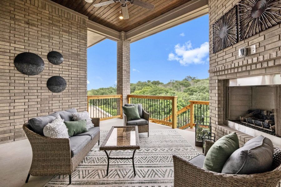 Exterior details and patio area of a home in Cibolo Crossing, Universal City (Image 4).