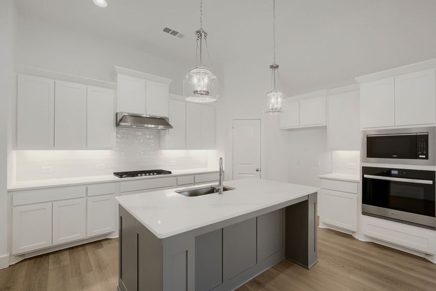 811 Stone Grove - Kitchen 811 Stone Grove - Kitchen