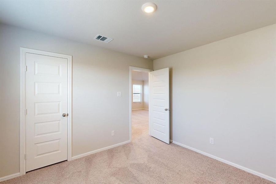 Spacious, unfurnished interior of a new home in Mobberly Farms, Pilot Point (Image 28).