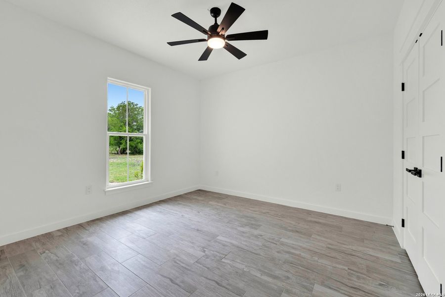 Spacious, unfurnished interior of a new home in , Seguin (Image 23).