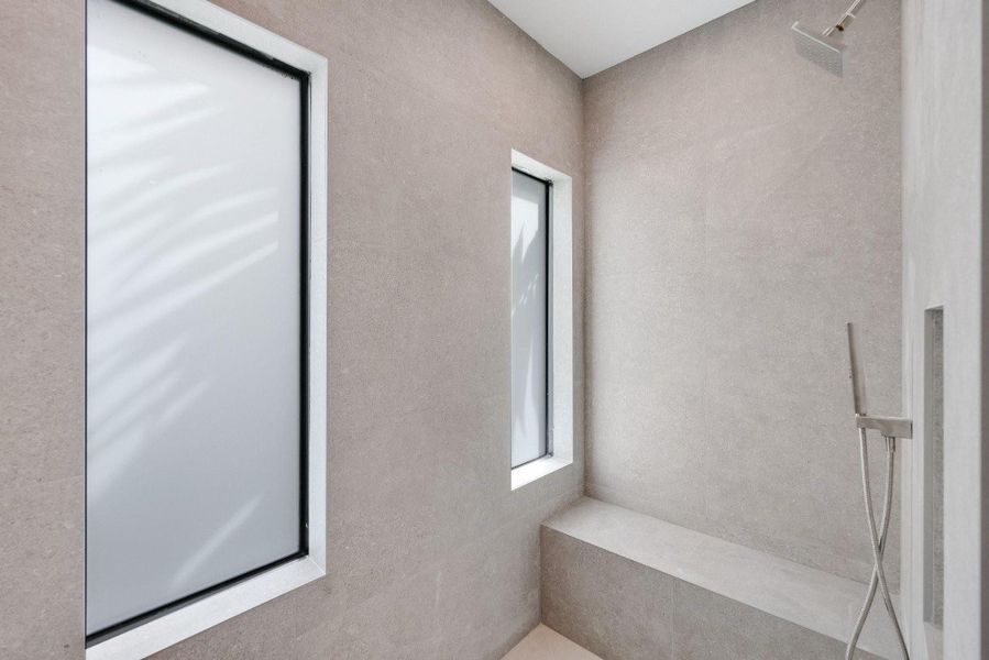 Main Level Primary Bath