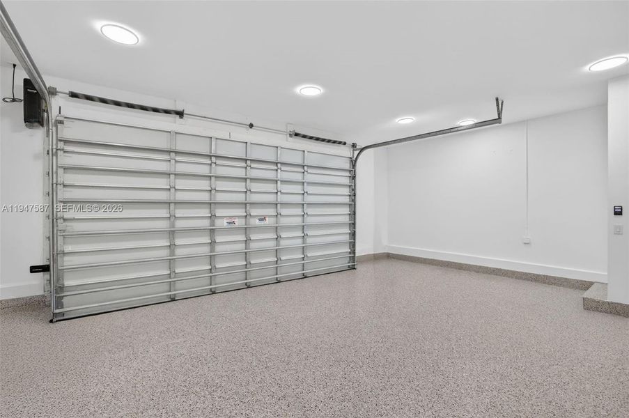 Spacious, unfurnished interior of a new home in , Fort Lauderdale (Image 80).