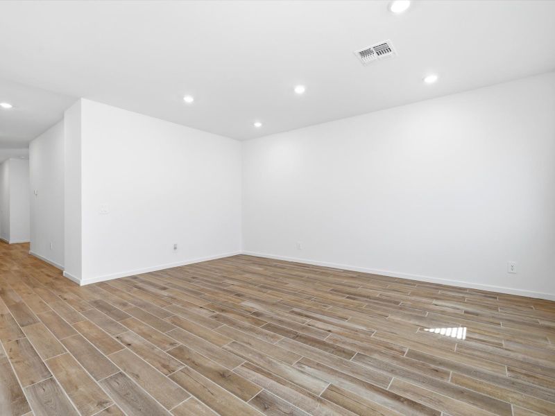Spacious, unfurnished interior of a new home in Wildera, San Tan Valley (Image 8). Spacious, unfurnished interior of a new home in Wildera, San Tan Valley (Image 8).