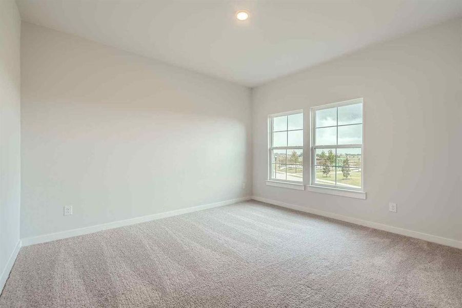 Spacious, unfurnished interior of a new home in The Estates Collection at Overland Grove, Forney (Image 17).