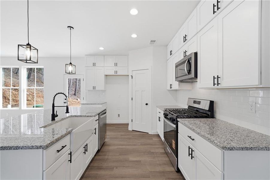 Furnished interior view inside a new home in , Jasper (Image 14).