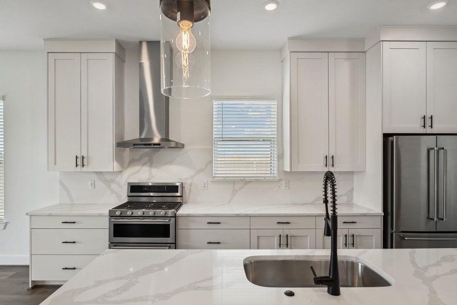Furnished interior view inside a new home in , Iowa Colony (Image 9).